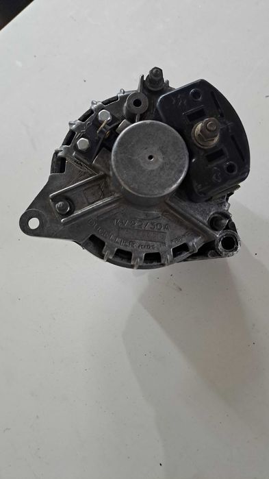 Alternadores -Um para Citroen 2CV, outro para Toyota Corolla Clássico