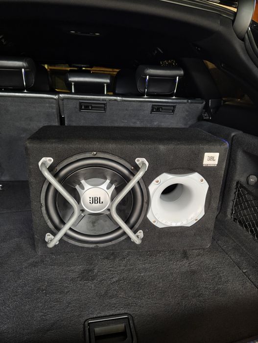 Сабвуфер  JBL GT5-1204BR