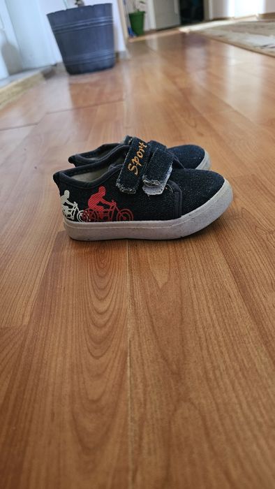 Продам пакет із дитячим взуттям