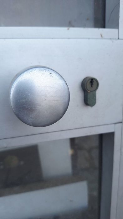 Porta de aluminio