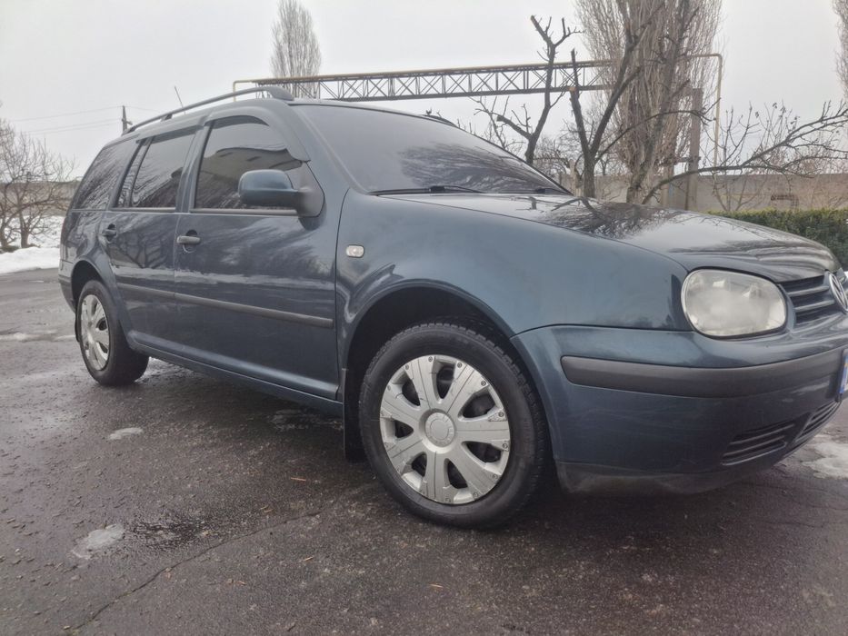 Продам гольф універсал 1.6