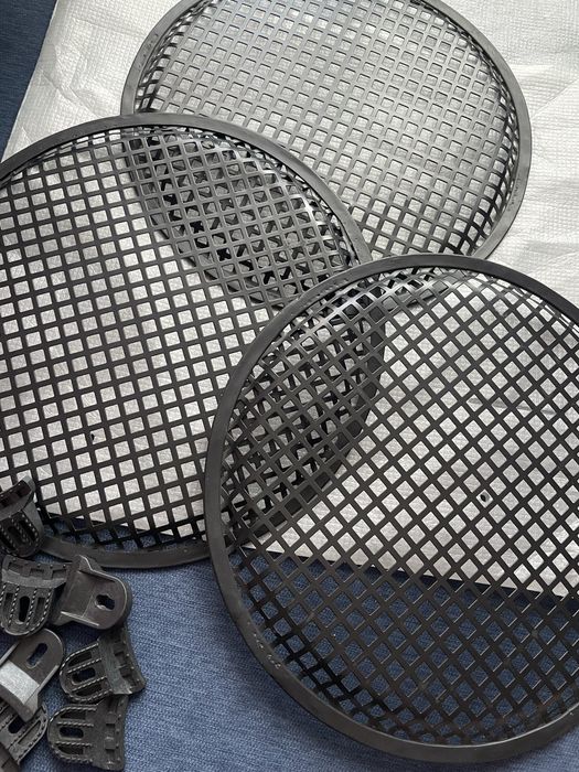 Maskownica siatka na głosnik 30cm mocowania