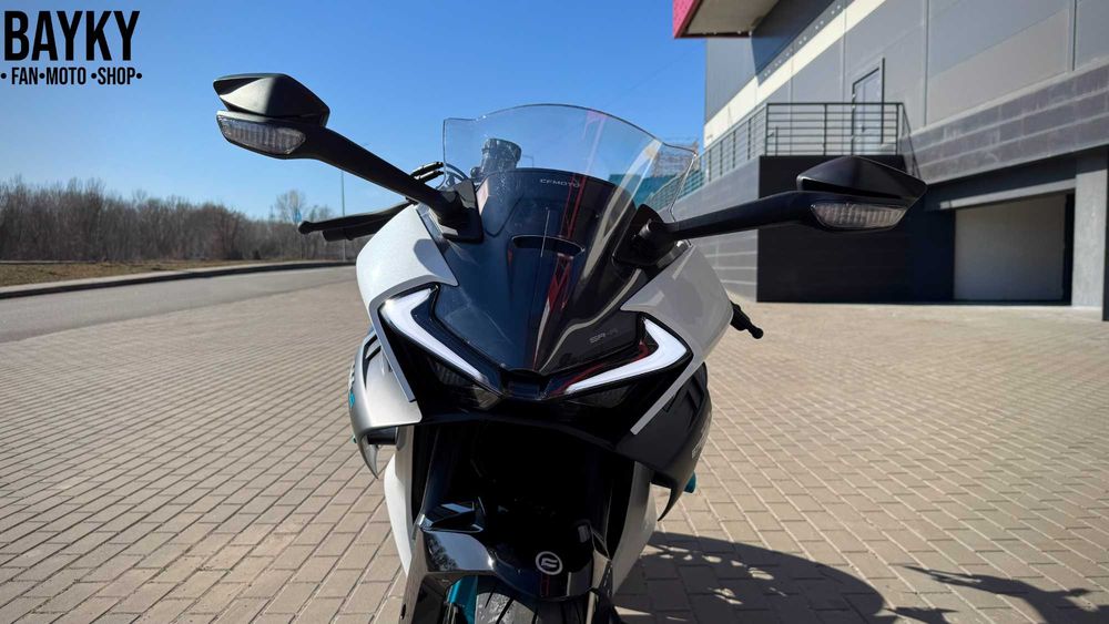 Мотоцикл CFMOTO 675SR-R