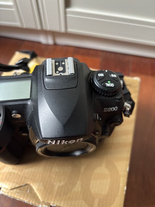 Nikon d200 - stan kolekcjonerski, ok 3900 przebieg migawki - CCD