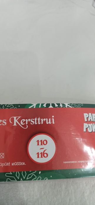 Sweterek dziewczęcy