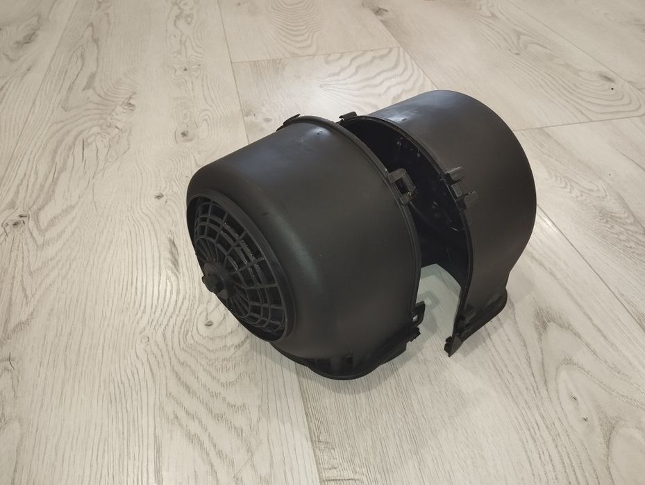 Продам витяжку на запчастини ELEYUS LOTUS 1000 60

Дяк