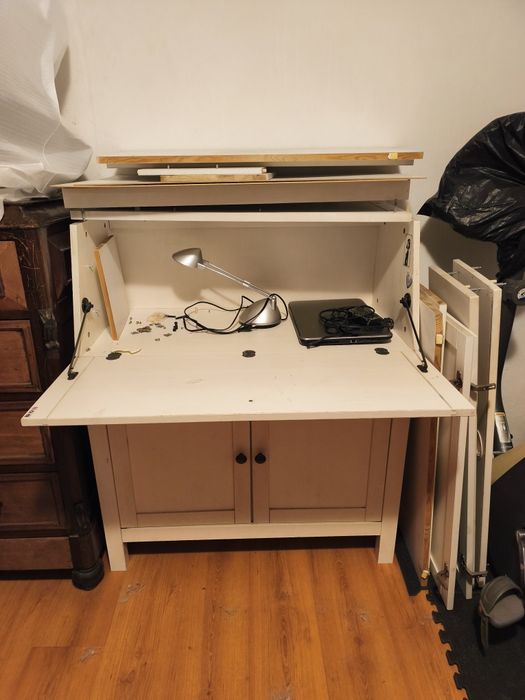 Escrivaninha HEMNES com estante acoplada IKEA