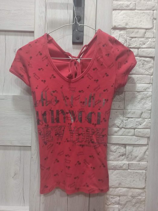 Czerwona koszulka bluzka