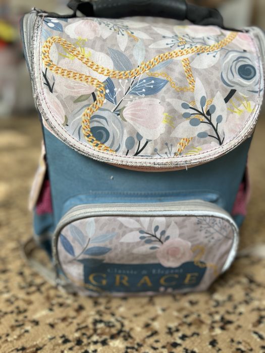 Віддам портфель.