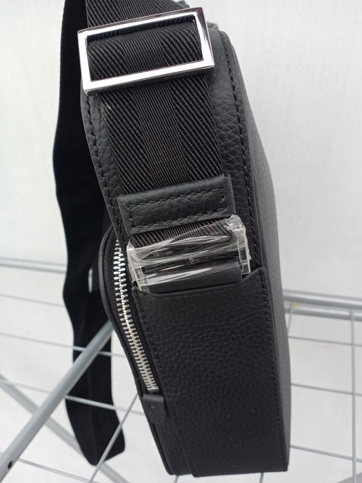Hugo Boss skórzana torba na ramię