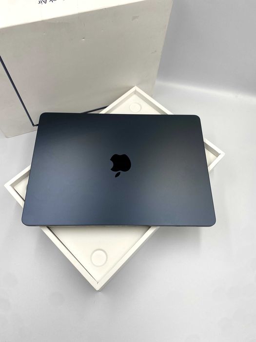 Ноутбук Apple MacBook Air 13“ M3 8/512GB Midnight (MRXW3) 2024