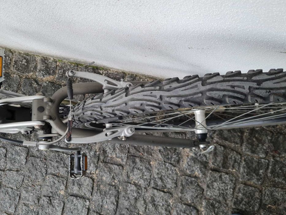 B'Twin 7 - Bicicleta Híbrida / Passeio com suspensão Total