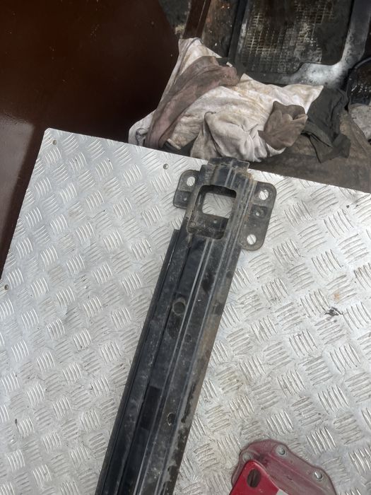 Передний усилитель бампера Киа сид 08г kia ceed