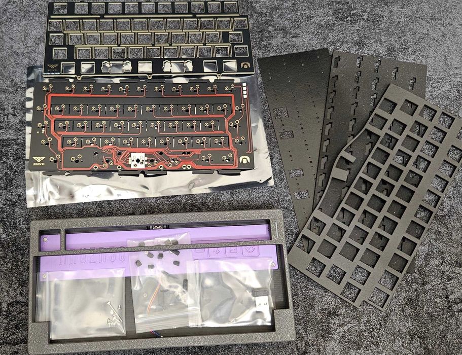 бездротова механічна кастом клавіатура Raven50