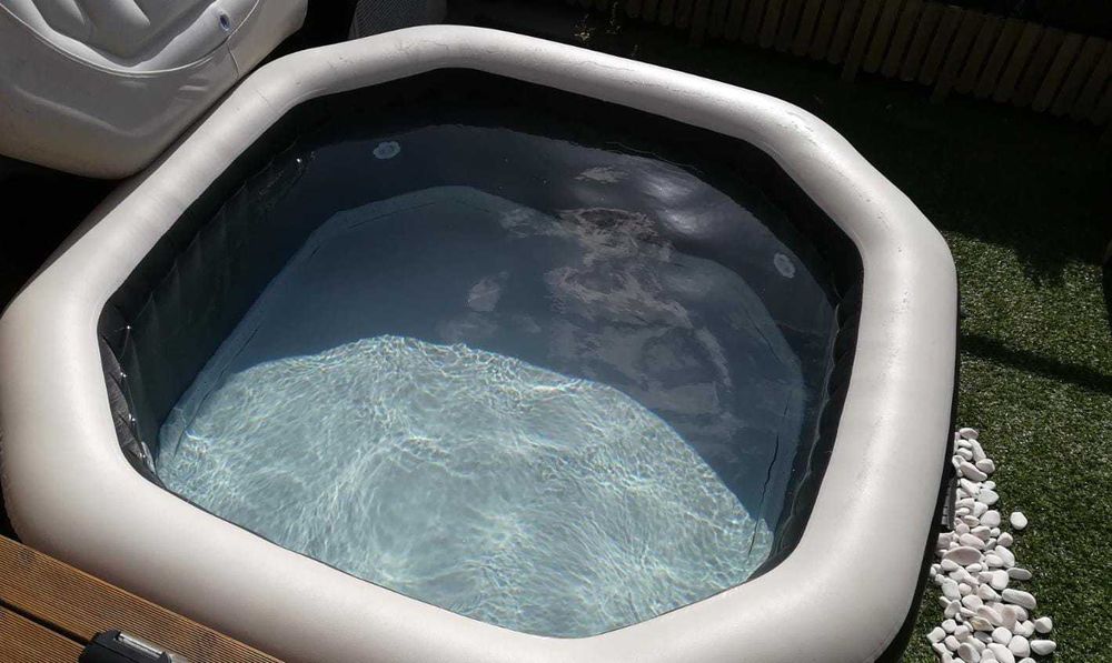 Spa insuflável octogonal INTEX com bolhas e jatos
