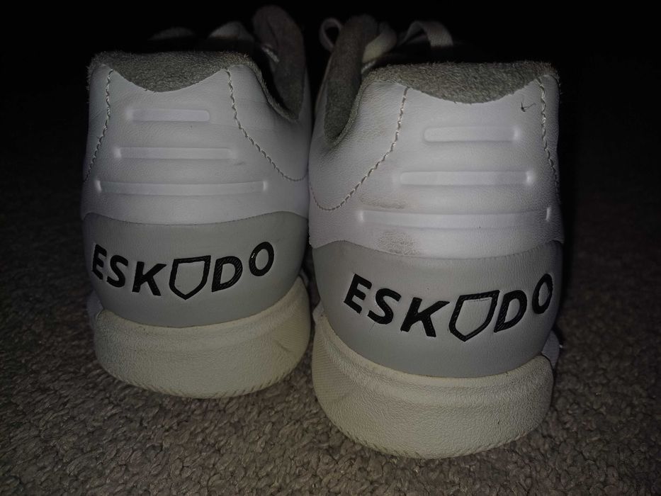 Sapatilhas futsal ESKUDO - KIPSTA em couro