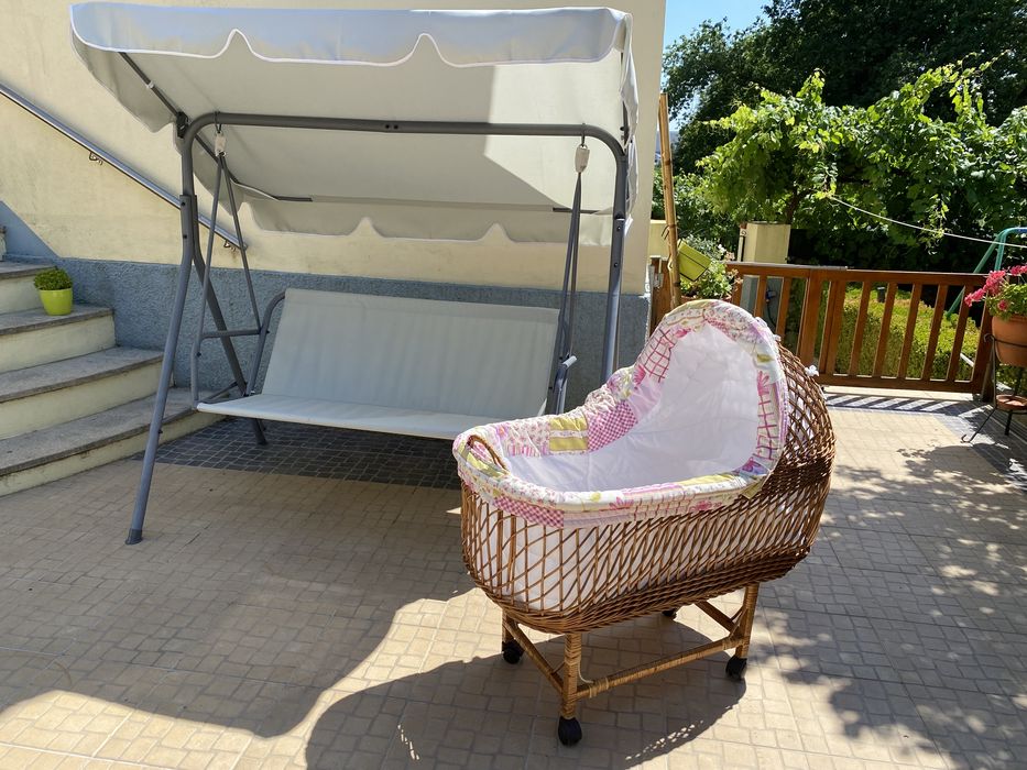 Berço de Verga com rodas feito artezanalmente