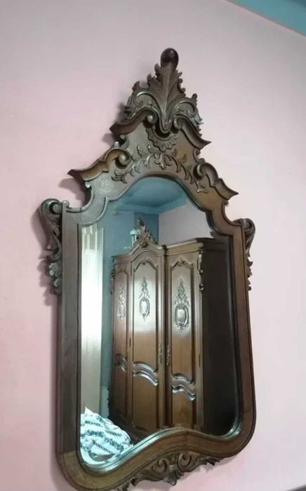 Vendo 20€ Guarda-Roupa estilo D. Maria + espelho (oferta)