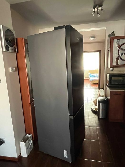 Lodówka Samsung model RB36T602FB1