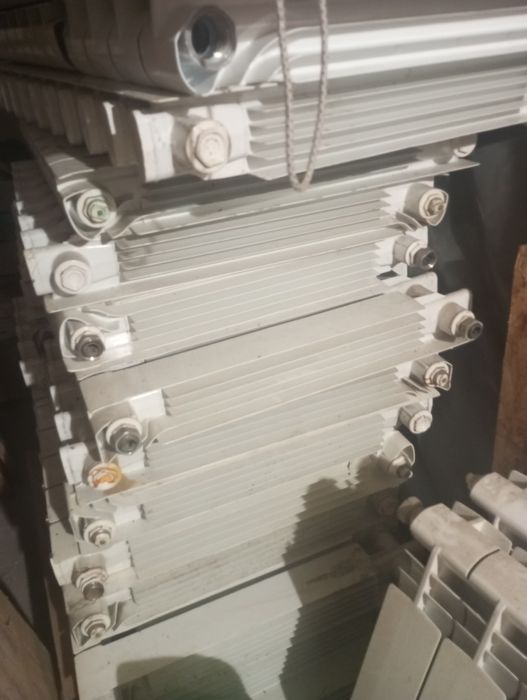 Продам секційні радіатори