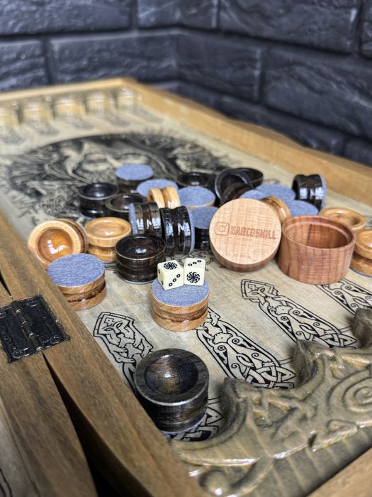 Эксклюзивные резные деревянные нарды в стиле викингов