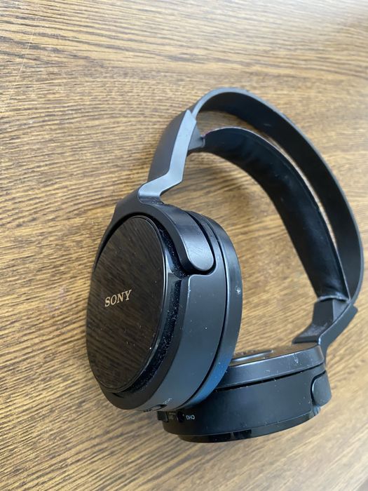 Sony MDR-RF811R — бездротові, радіо