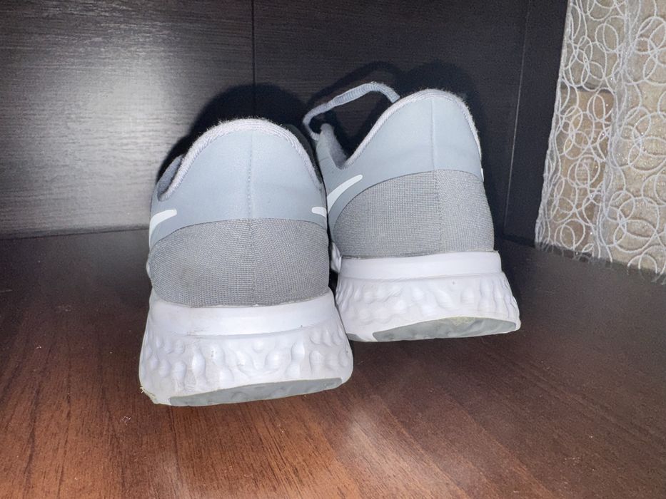 Кросівки Nike Revolution 5