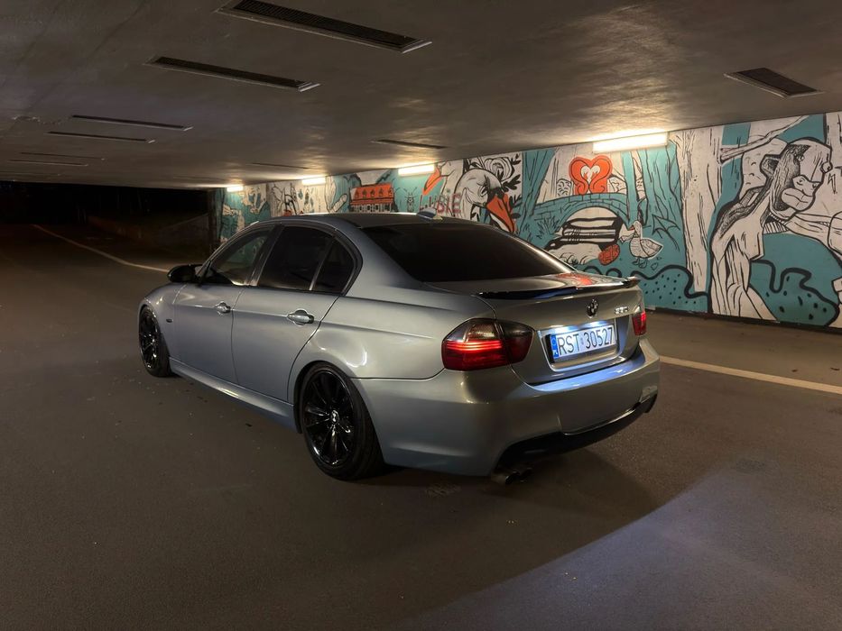 BMW Seria 3 BMW E90 330i M-Pakiet 258KM