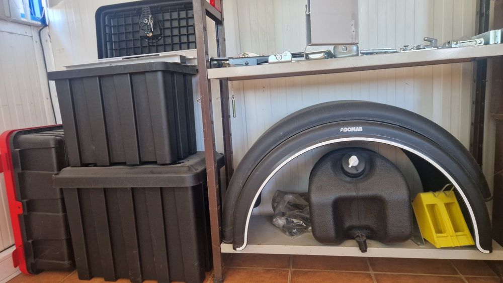 Fechos dobradiças ferragens taipais aluminio