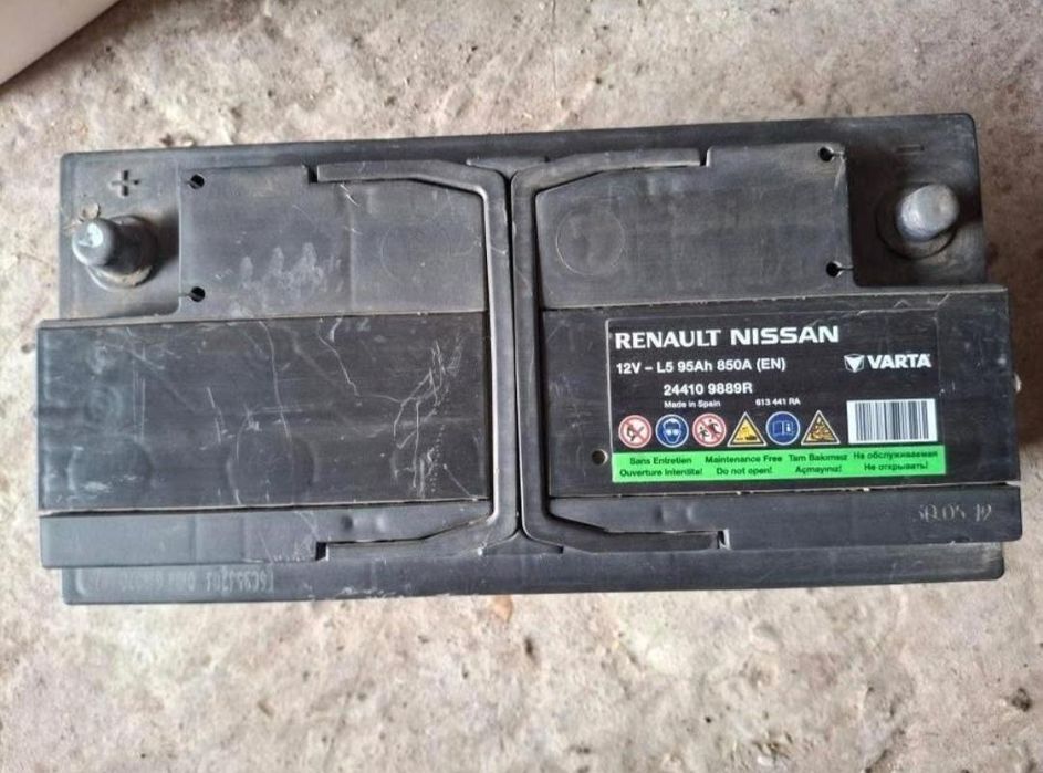 Акумулятор Renault Nissan 95Ah 850A б/в. 
Без дефектів, гарному, збере