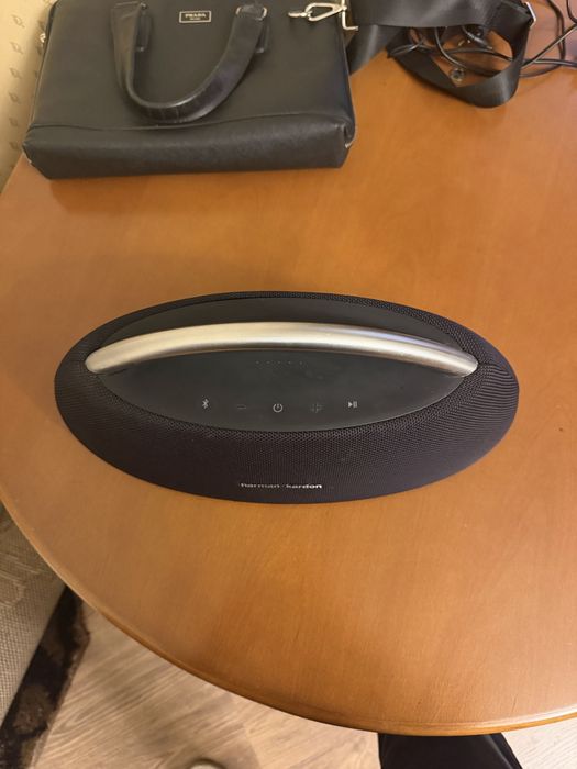 Продам колонку Harmon Kardon Go+play 2
