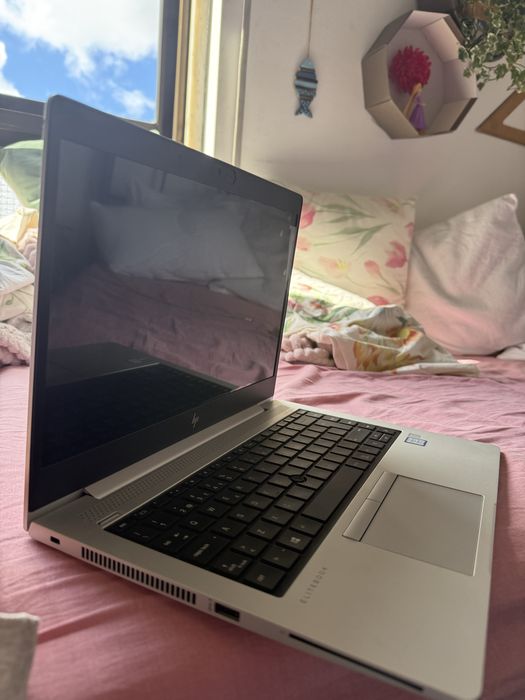 Notebook HP Prateado com Windows – Excelente Estado