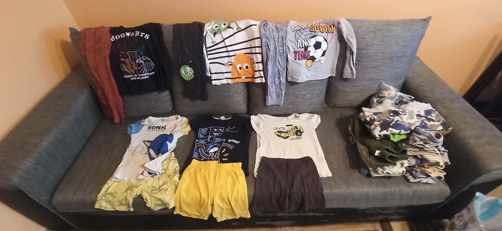 Okazja MEGA PAKA Ubrania chłopięce  128 - 134  spodnie bluzy t-shorty