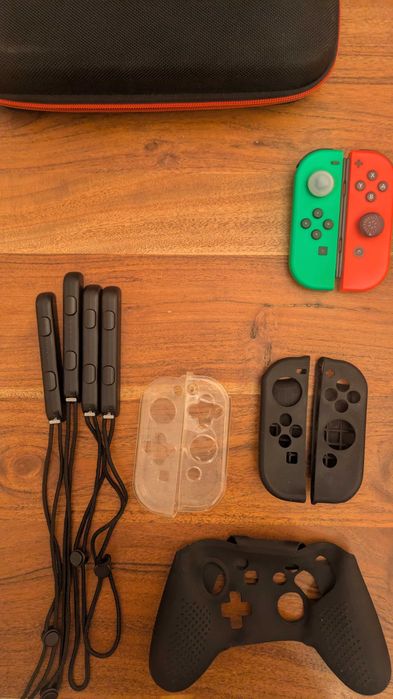 Nintendo Switch + Acessórios + cartão microSD 128 GB