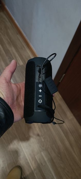 Coluna portátil nova