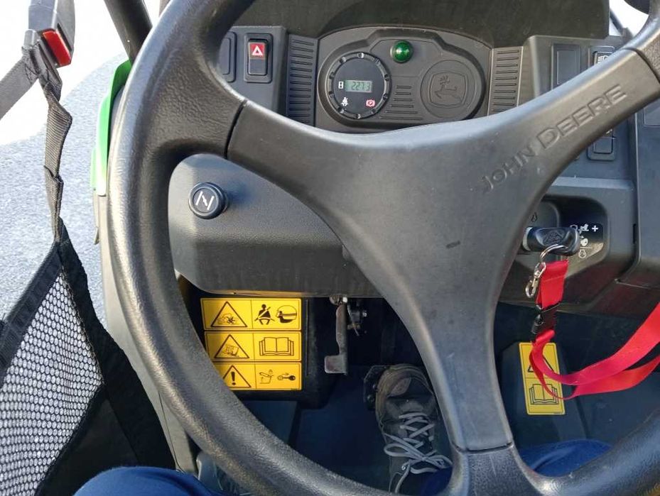 Gator John Deere  XUV 550 Como novo