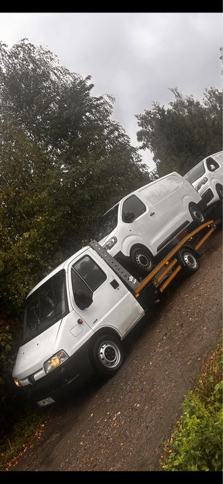 Auto laweta holowanie pomoc drogowa  s8 a2 a1