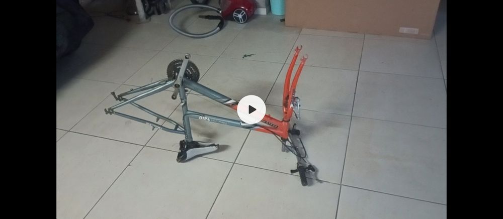 Duas bicicletas para venda