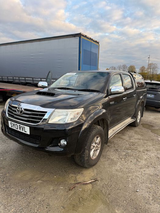 Toyota Hilux 2.5 дизель 115 миль