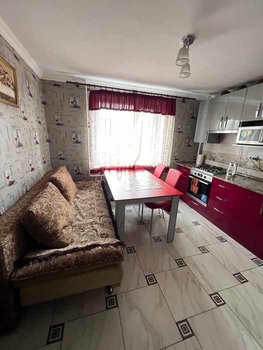 Здається подобово однокімнатна квартира в центрі міста з євроремонтом