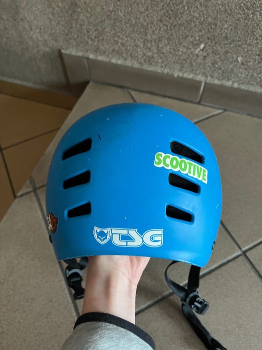 Kask tsg na hulajnoge lub rower