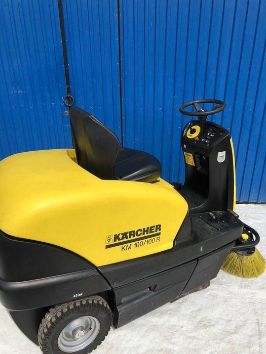 Підмітальна подметальная машина Karcher KM 100/100 R