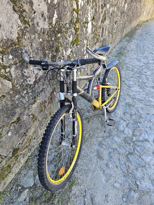 Bicicleta tipo enduro