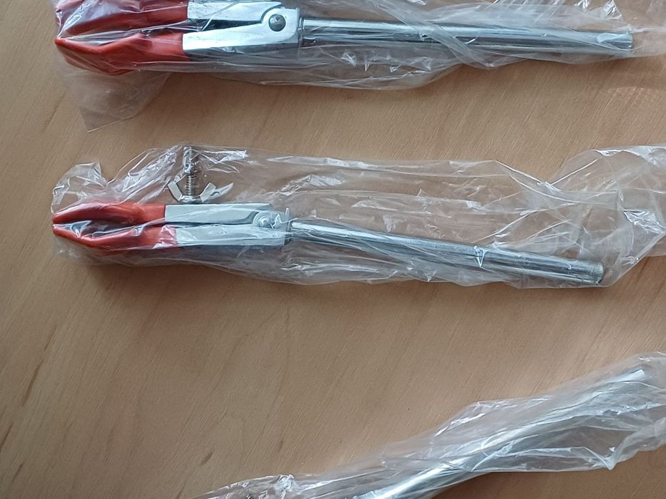 Лабораторні лапки і зажими,струбцини, зажими,  лабораторна лійка