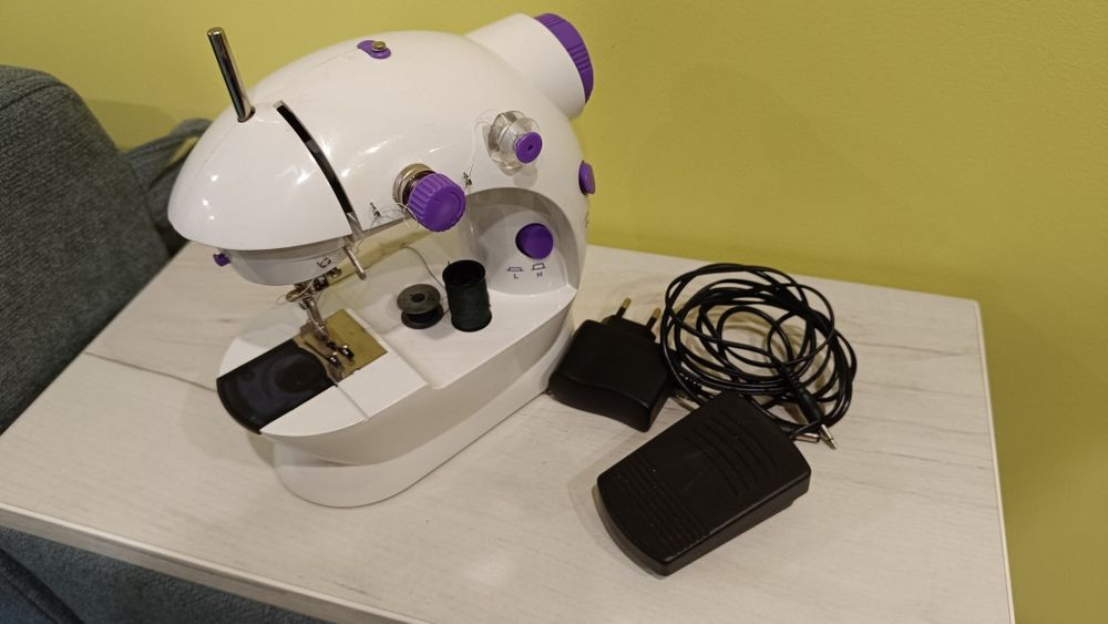 Швейная мини машинка