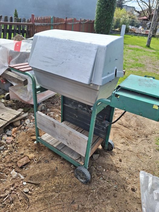 Grill gazowy zielony