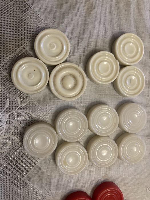 Продам шашки красные, белые и черные