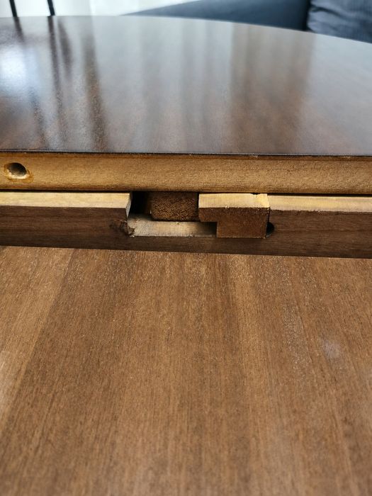 Mesa de jantar redonda extensível em madeira maciça – 104 cm (132 cm aberta) – Ideal para restauro