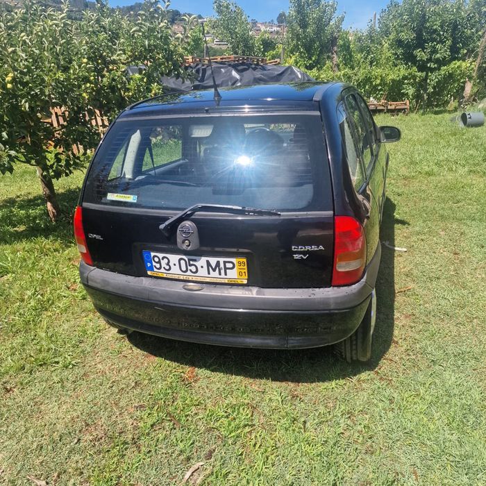 Vendo opel corsa 1.000 a gasolina 12v em bom estado geral