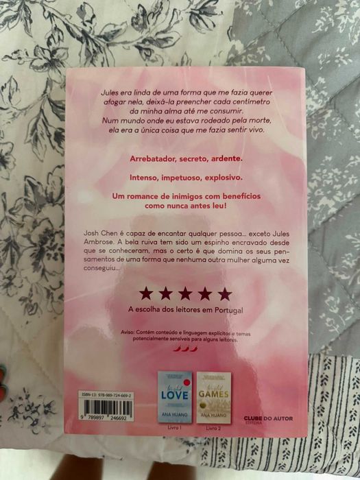 Livro "Twisted Hate"